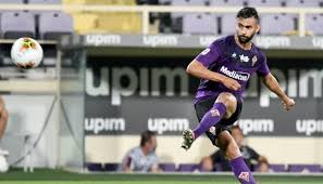 كشف مصدر بالجهاز الفني للمنتخب الجزائري، حقيقة الأخبار التي راجت بشأن مشاركة رشيد غزال أمام بوتسوانا، غدا الإثنين، في الجولة السادسة. Ø§Ù„Ù…ÙŠØ±ÙƒØ§ØªÙˆ Ø§Ù„ØµÙŠÙÙŠ Ø¹Ù‚Ø¨Ø© ÙˆØ­ÙŠØ¯Ø© ØªØ¹Ø·Ù„ Ø¹ÙˆØ¯Ø© Ø±Ø´ÙŠØ¯ ØºØ²Ø§Ù„ Ù„ÙÙŠÙˆØ±Ù†ØªÙŠÙ†Ø§