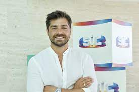 He is also featured in the musical accompaniments to morangos com açúcar vii and the spin off film of the same name. Aa5qqnfohn8bmm