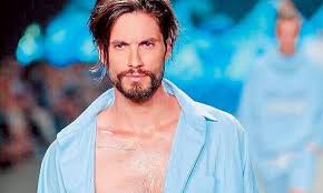 © eurokinissi σταθμοσ μετρο πανεπιστημιο (eurokinissi/ γιωργοσ κονταρινησ). Giwrgos Karabas Poios Einai O Gohteytikos Oikogeneiarxhs Poy Mpainei Sthn Omada Toy Gntm