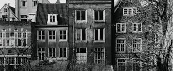 Visit our museum and read more about our educational activities across the world. Die Geschichte Des Hinterhauses Anne Frank Haus