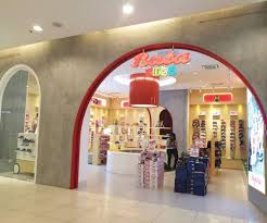 Towkay at the counter looks friendly & smiling always :) Bata Kids Shoes And Bags Fashion East Coast Mall