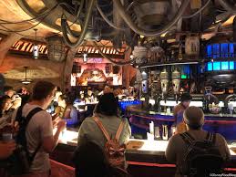 Here S How Oga S Cantina Works Now That Star Wars Galaxy S Edge Is Finally Open The Disney Food Blog