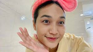 Missha Amazon Red Clay Pore Pack Foam Cleanser (15) Ml မျက်နှာ ညစ်တယ်  ချွေးပေါက်ကျယ်တယ်ဘာသုံးရမလည်း ဆိုရင်တော့ ဒါလေးပဲရွေးလိုက်တော့နော် 😊 Mask  တေတပ်ရတော့ ချွေး ...