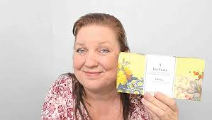 Amazon.com : Tea Forte Soleil Petite Presentation Box Tea Gift Set Sampler,  10 Count, 2 of Each Variety Individually Wrapped Handcrafted Pyramid  Infuser Bags : Grocery & Gourmet Food