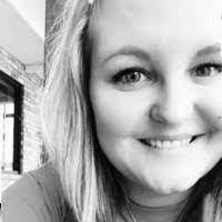 Hayley Garrett's Instagram, Twitter & Facebook