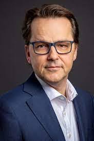 Ronald Wiegers's Instagram, Twitter & Facebook