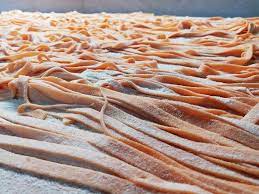 Da venerdì 29 maggio fino a mertedì 2 giugno siamo aperti a pranzo e cena, sia con il ristorante che per asporto. Ricetta Tagliatelle Arancioni Alla Zucca Ricette Di Fragolosi