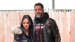20.10.2021 · das sommerhaus der stars 2021 ist zurück! Aurelio Savina Und Seine Larissa Das Paar Steht Auf Dreier Promiflash De