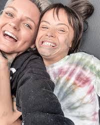 Lisa Eicher's Instagram, Twitter & Facebook