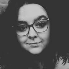 Why This Photo of a Hospital Worker Reading to a Little Girl Touched  Millions