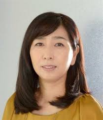 シンガーソングライターの岡村孝子さん が 白血病で現在闘病生活を送っていますが その時にテレビで若い頃の姿や最近のコンサート時の動画が出ていて 50代だけど てか アラシックス すごく綺麗だなぁと思いました なので 今回は岡村孝子 さんの若い 孝子 若い