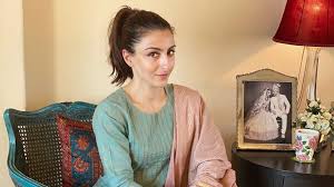 Soha ali khan didn't really shoot to fame with her bollywood debut, 'dil mange more', but earned critical acclaim for her performance in the bengali film, 'antar mahal'. 26 Pictures And Videos That Take You Inside Soha Ali Khan S Mumbai Home Vogue India