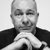 A list of who Robin Roy is following