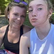 Kristy Farmer's Instagram, Twitter & Facebook