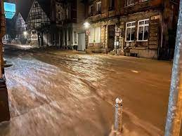 Tragiczny bilans gwałtownych burz w niemczech. Qiayznusw765am