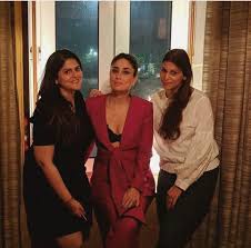 Kareena Kapoor Khan Looks Drop Dead Gorgeous As She Stuns In Hot Pantsuit During Forbes Awards Hungryboo Kareena Kapoor Khan Kareena Kapoor Pics Kareena Kapoor