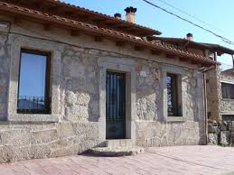 No solo las grandes ciudades son muy apetecidas en francia, también se ofrece un interesante servicio para aquellos que disfrutan del campo y es la posibilidad de alquilar casas en el medio del campo de este país con el fin. Casa Rural Abadia Casa Rural En Sequeros Sierra De Francia Salamanca Espaciorural Com