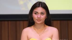 Namun selain aurel, ariel tatum juga berulang kali dituding meniru gaya dari adik kendall jenner tersebut. Ariel Tatum Foto Berbikini Di Ibiza Makin Mirip Kyle Jenner Bogor Daily