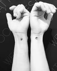 Image Result For Yin Yang Small Tattoos Smalltattoos Friend Tattoos Small Tattoos Small Best Friend Tattoos