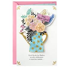 Coral flat lay greeting card. Amazon Com Hallmark Vida Spanish Mothers Day Card For Someone Special Para Alguien Especial Office Products