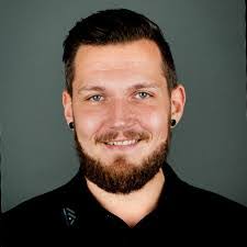 Eric Hervis's Instagram, Twitter & Facebook