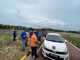 Sempadan mukim masjid ulu sat 1.9 km. Akademi Memandu Tanah Merah Jeli Sdn Bhd Home Facebook