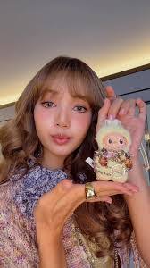 Lisa Quiring's Instagram, Twitter & Facebook