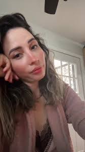 Leanna Eaton's Instagram, Twitter & Facebook