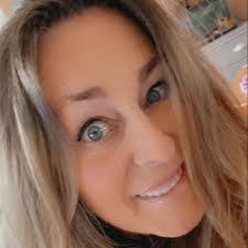 Megan Breen's Instagram, Twitter & Facebook