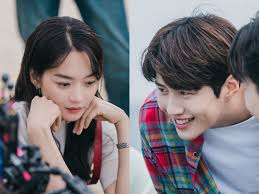Cantik dan pintar, yoon hye jin juga memiliki sisi kikuk dalam dirinya. Hometown Cha Cha Cha Drops Behind The Scenes Pictures Full Of Actors Exciting Teamwork Zapzee