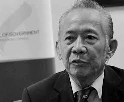 Khoo, 82, died on wednesday at universiti malaya medical centre of lung failure. U4ushoppers U4ushoppers Twitter