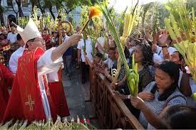 The feast commemorates jesus' triumphal entry into jerusalem. Palm Sunday Holy Week To Shift To Family Home Celebrations Like The Early Church Good News Pilipinas