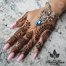 Angela Bridal Hand Chain Bracelet Gold Silver Madz Fashionz Uk In 2020 Mehndi Designs Pretty Henna Designs Latest Mehndi Designs
