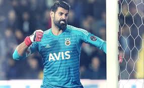 Volkan demirel, 27 ekim 1981'de i̇stanbul'un fatih semtinde doğmuştur. Volkan Demirel 4 Yildizi Takip Jubile Yapacagim