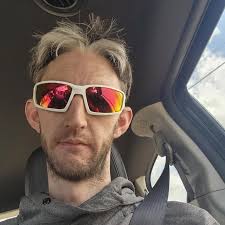 Merry Christmas Eve Everyone 🤍 Sending love to every heart-especially  those missing someone this season. May peace, warmth, and love find you  wherever you are.