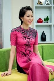 Và phải đến buổi tối, hoa hậu đặng thu thảo quyết định chia sẻ một số hình ảnh diện áo dài trắng tinh khôi, thu thảo hạnh phúc bên ông xã nguyễn trung tín. Ä'iá»ƒm Danh Nhá»¯ng Láº§n Máº·c Ao Dai Ä'áº¹p Me Máº©n Cá»§a Hoa Háº­u Thu Tháº£o Elly Fashion In Asia