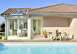 Si la véranda n'est pas encore construite, pensez à poser une plaque de mousse isolante entre la chape de béton et la feuille hydrofuge, ou alors insérez du feutre bitumeux. Comment Bien Isoler Une Veranda