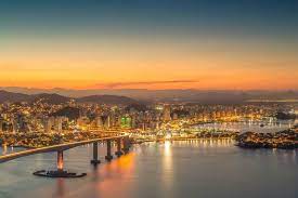 Possuindo o terceiro melhor idh entre as capitais do sudeste do brasil, a ilha do mel, como é conhecida, é uma cidade exemplo em qualidade de vida. 10 Motivos Para Voce Nao Conhecer O Espirito Santo Espirito Santo Brazil Vitoria Cidade Vitoria Brasil