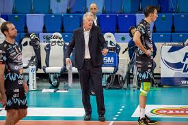 Per una volta, voglio reagire alle cose scritte su internet. Italy Perugia Part Ways With Vital Heynen 2 Days Before Game 2 Of Final Volleytimes Com