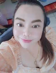 Hey guys can someone please help me to Edit a photo for my schoolproject?  We Are supposted to make an advirtisement and I wrote a really good report  and then I was