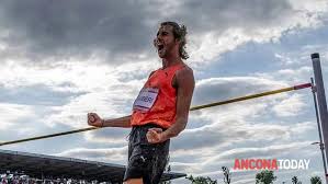 La concorrenza è micidiale, ma lui ha nelle corde l'impresa della vita. Atletica Gimbo Tamberi Non Mi Accontento Il 2 32 Mi Sta Stretto