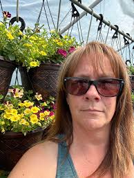 Hello, my name is Dennis and I am an addict 😅