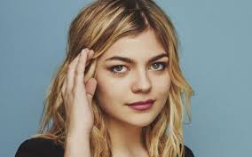 Comment s'appelle bénabar en vrai? Louane Chanteuse Et Actrice L Idole D Une Generation Dans Le Film La Famille Belier