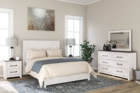 The floating design adds easy style and modern appeal to any room. Signature Design By Ashley Gerridan 3 Piece White Gray Queen Bedroom Set B1190 71 96 31 36 Miskelly Furniture