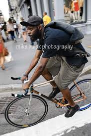 New York Bike Messenger Manhattan Bicycle Courier Photo By Mike Buick Sydney Australia Http Mikebuick202 Wix Urban Bicycle Bike Courier Bicycle Fashion
