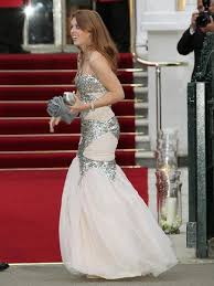 Weitere ideen zu eugenie of york, prinzessin eugenie, prinzessin beatrice. Prinzessin Eugenie Und Prinzessin Beatrice Top Of The Flops Ihrer Outfits