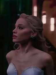 Exploring Themes in Wicked: Glinda and Elphaba