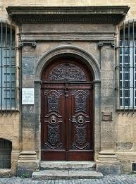 Magnificently Carved Doors In Aix En Provence Porte Fenetre Portes Fenetre
