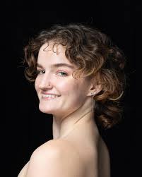 Join us in wishing Cleo II Member, Katie Carothers, a VERY Happy Birthday!  🥳🎂 Katie Carothers grew up in Littleton, Colorado, where she received her  primary training at Denver Academy of Ballet.