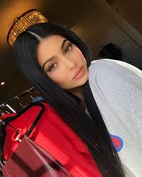 Which, naturally, raised a lot of questions, especially among our bleach blond residents here at glamour: Kylie Jenner Long Black Hair Kylie Jenner Hair Kylie Jenner Style Kylie Jenner Black Hair